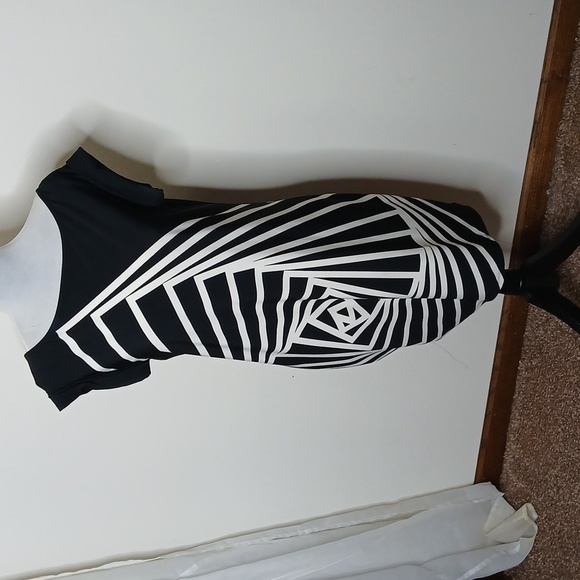 BCBG Maxazria black & white abstract midi dress size Small - Picture 2 of 15